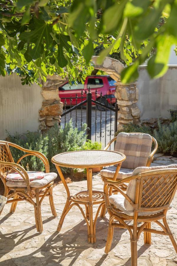 Apartments By The Sea Milna, Vis - 8895 รูคาวาซ ภายนอก รูปภาพ