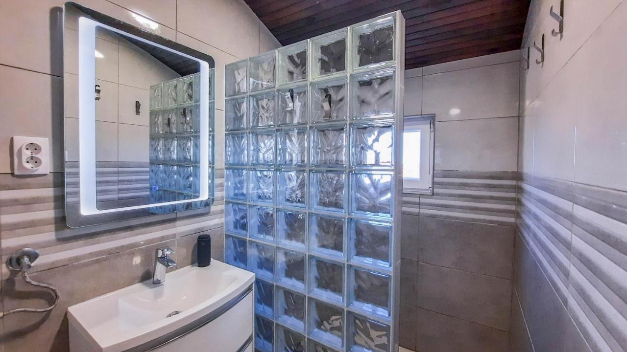 Apartments By The Sea Milna, Vis - 8895 รูคาวาซ ภายนอก รูปภาพ