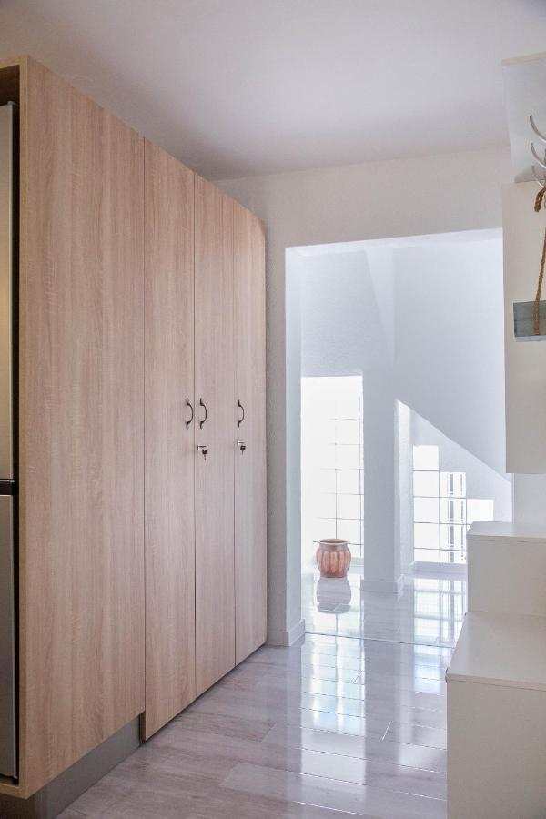 Apartments By The Sea Milna, Vis - 8895 รูคาวาซ ภายนอก รูปภาพ